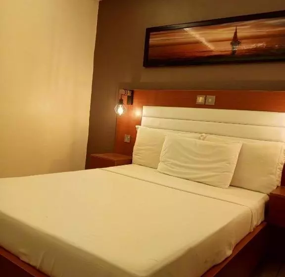 هتل First International Inn Downtown
