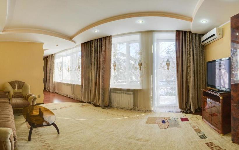 هتل Ghostinitsa Lina