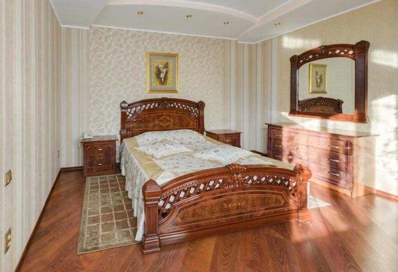 هتل Ghostinitsa Lina