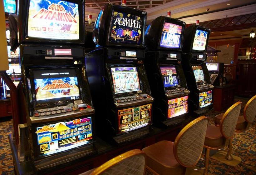 호텔 Golden Valley Lodge & Casino