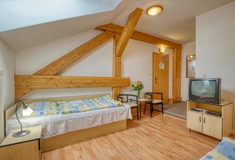 Hotel školiace Stredisko Ives