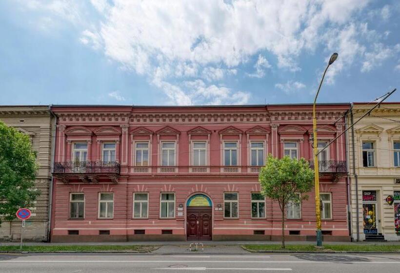 Hotel školiace Stredisko Ives