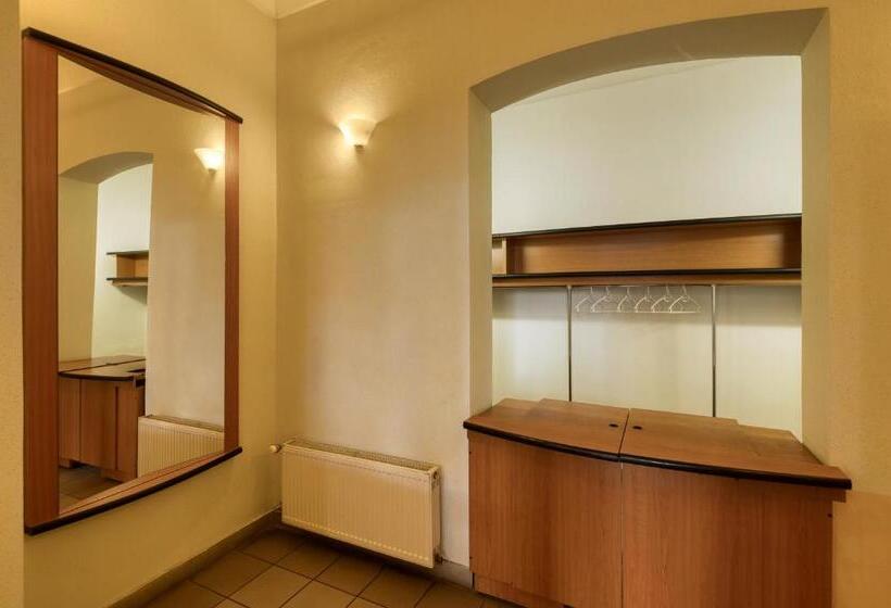 Hotel školiace Stredisko Ives