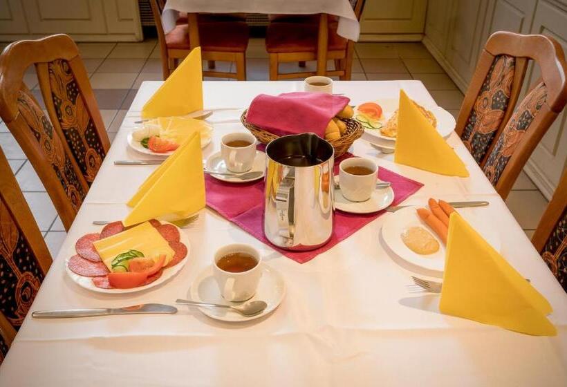 Hotel školiace Stredisko Ives