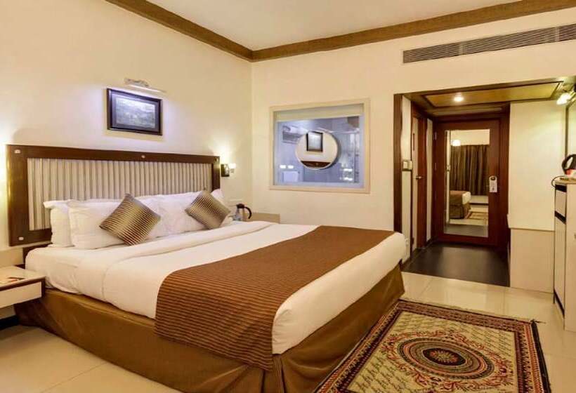 ホテル Vrishali Executive