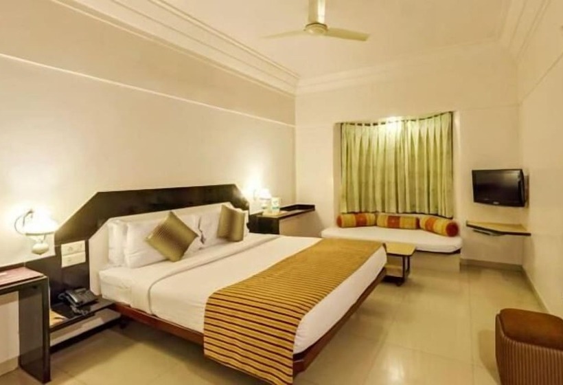 ホテル Vrishali Executive