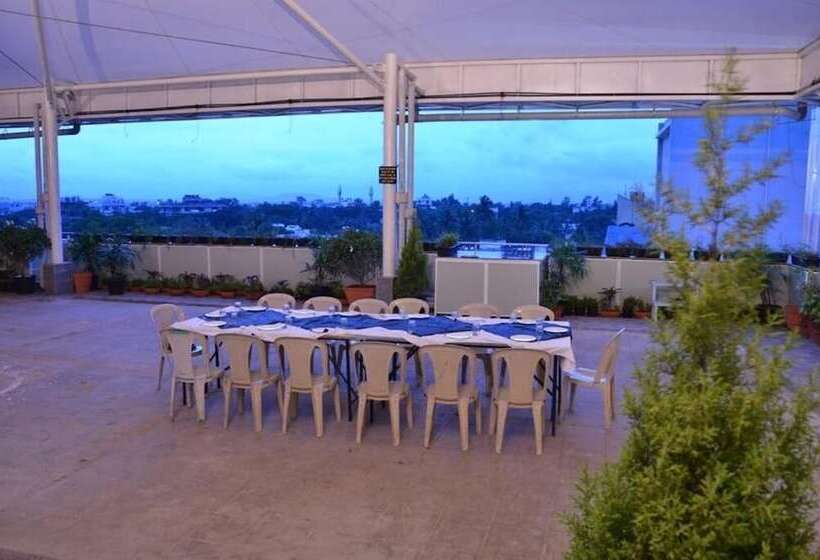 ホテル Vrishali Executive