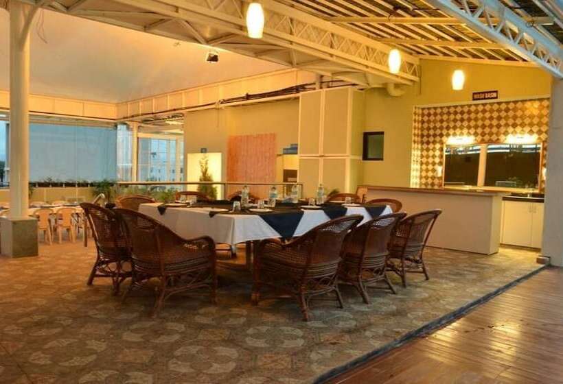 ホテル Vrishali Executive