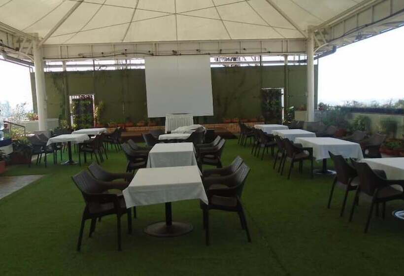 ホテル Vrishali Executive