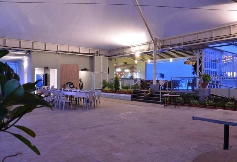 ホテル Vrishali Executive