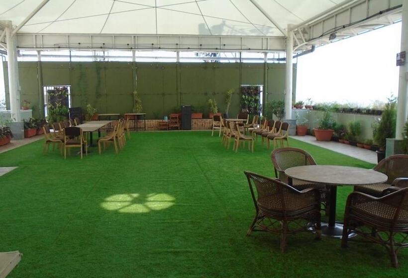 ホテル Vrishali Executive