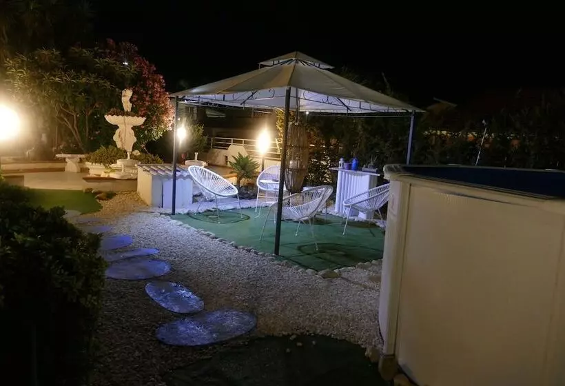 تختخواب و صبحانه Villa Elite