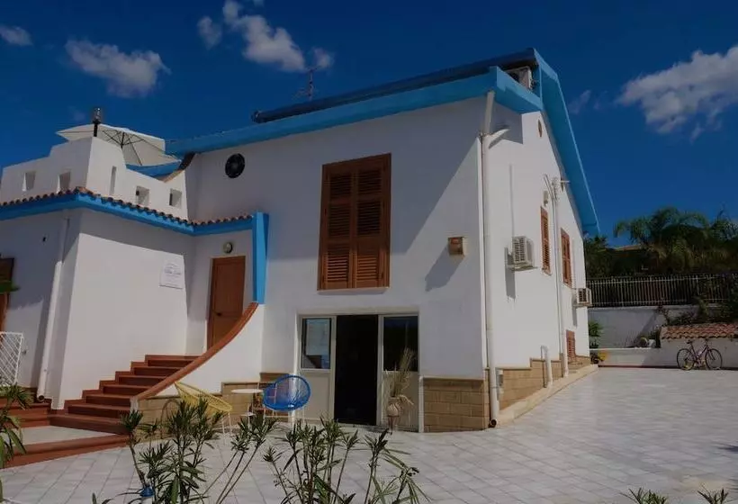 تختخواب و صبحانه Villa Elite