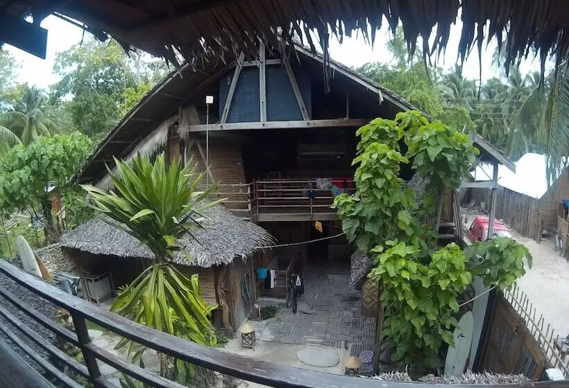 Big 9 Hostel & Room
