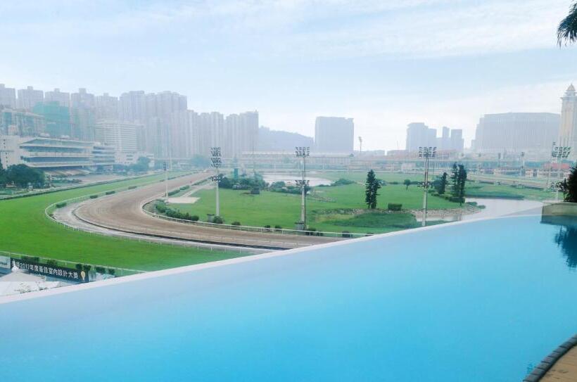 هتل Yoho Hollywood Roosevelt