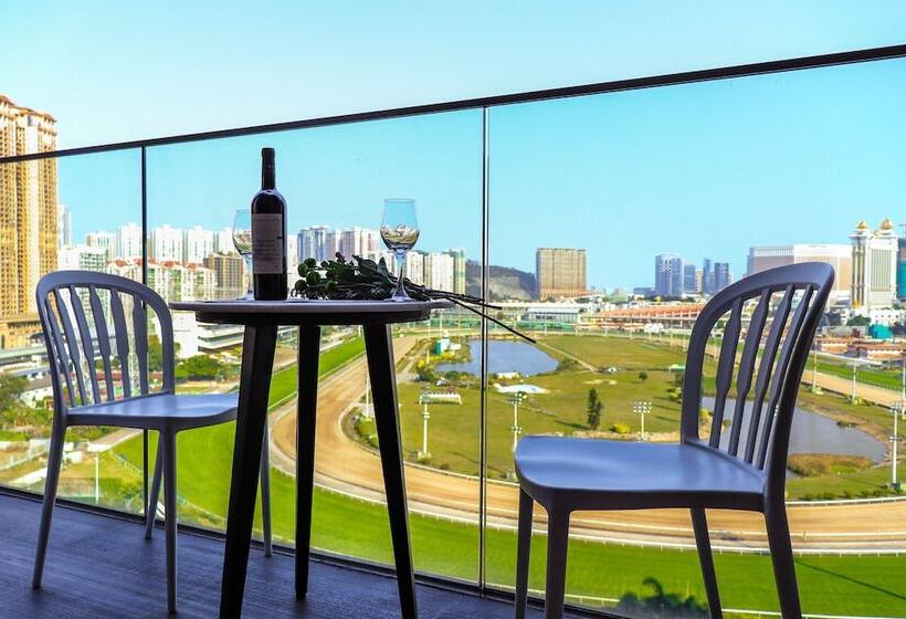 هتل Yoho Hollywood Roosevelt