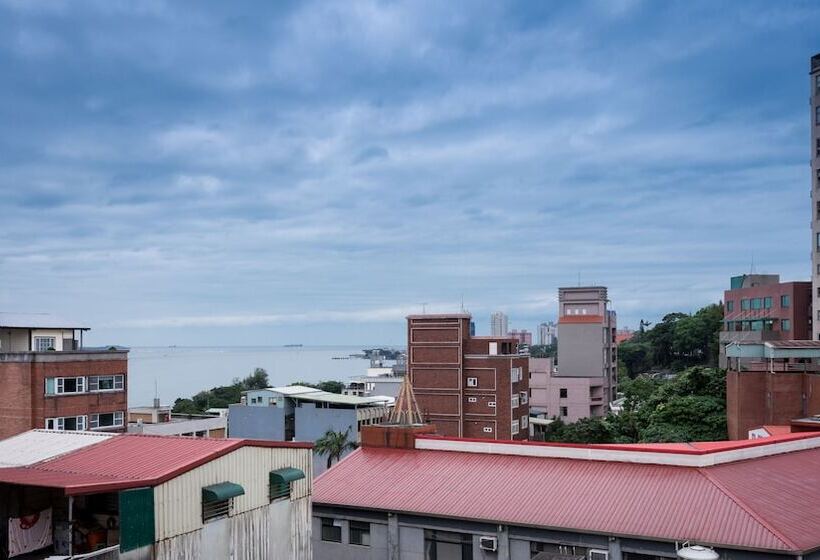 Taipei Travelers International Hostel