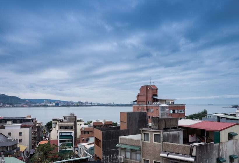 Taipei Travelers International Hostel