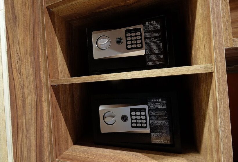 Taipei Travelers International Hostel