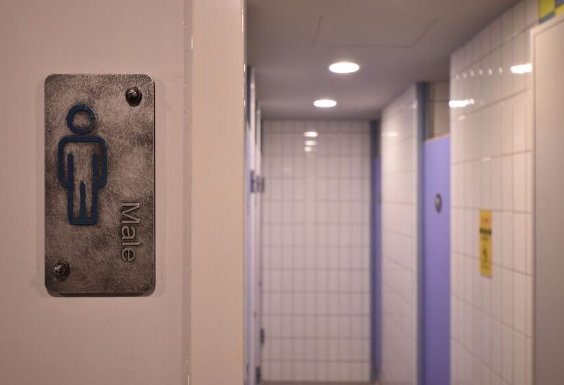 Taipei Travelers International Hostel