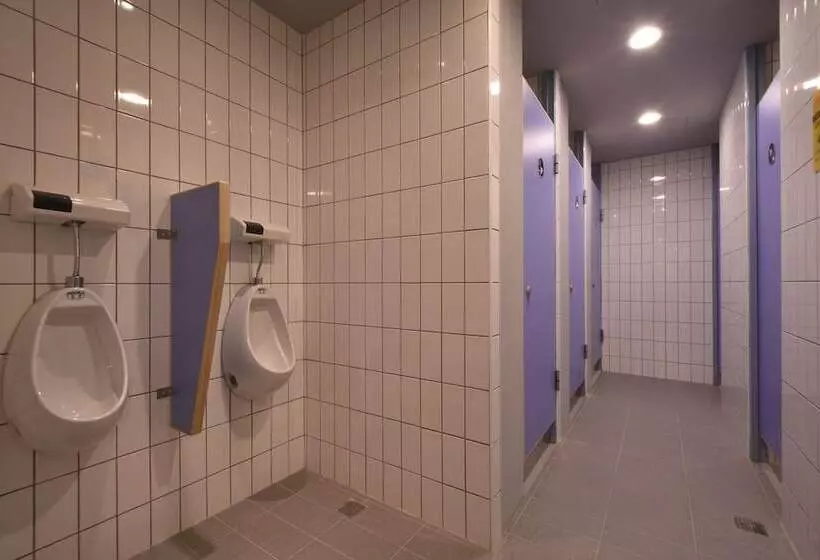 Taipei Travelers International Hostel