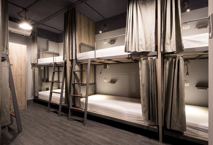 Taipei Travelers International Hostel