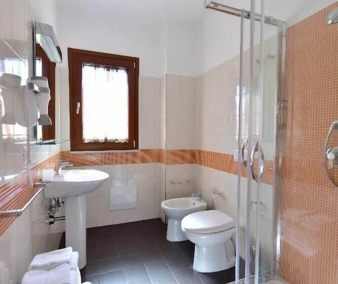 تختخواب و صبحانه Trip Room & Breakfast