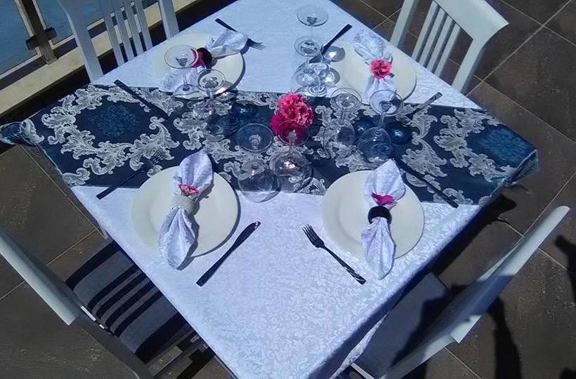 ホテル Aler Holiday Inn