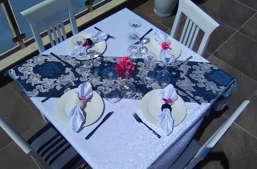 ホテル Aler Holiday Inn