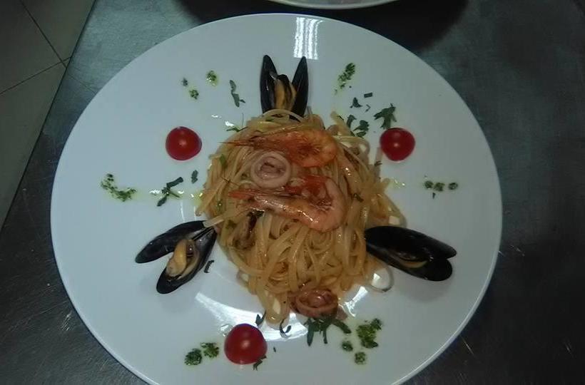 ホテル Aler Holiday Inn