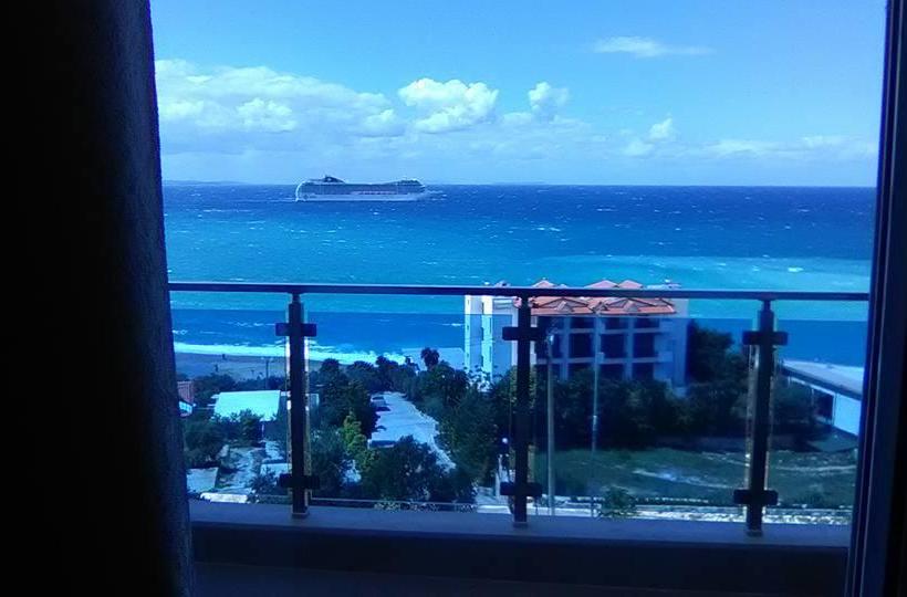 ホテル Aler Holiday Inn