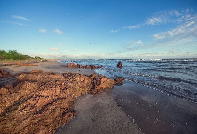 호텔 C Beyond Nilaveli