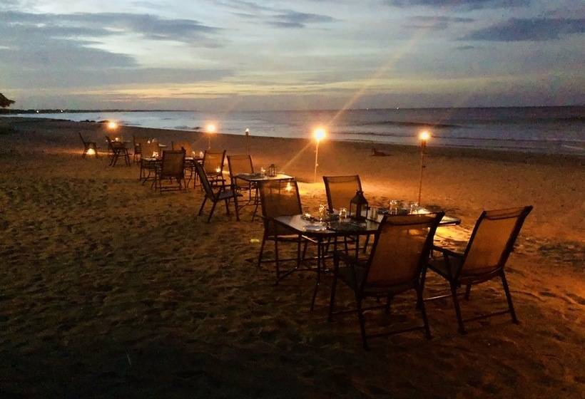 호텔 C Beyond Nilaveli