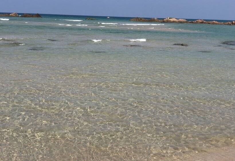 호텔 C Beyond Nilaveli