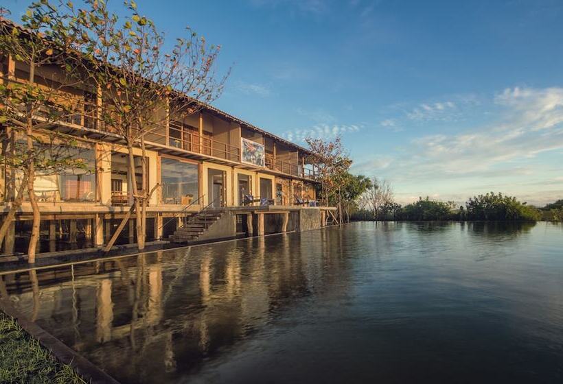 호텔 C Beyond Nilaveli