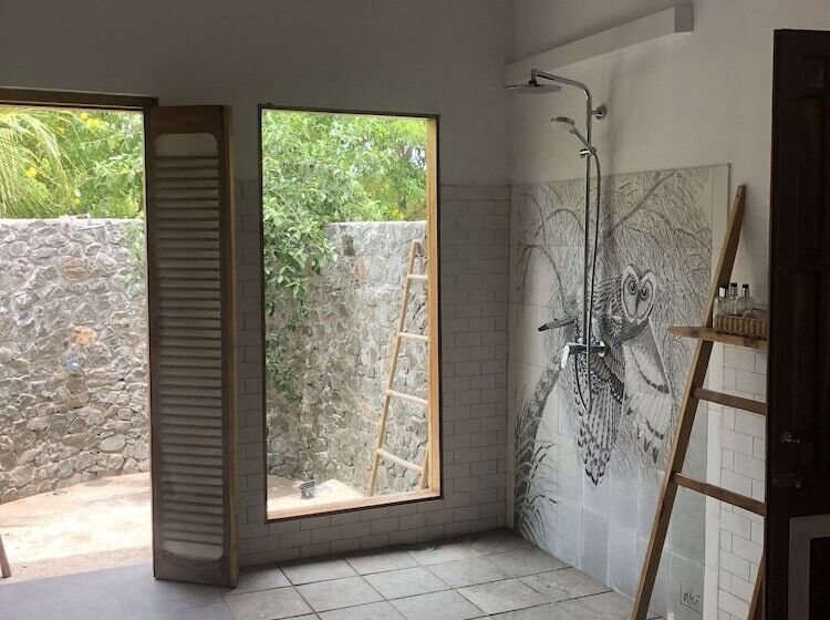 호텔 C Beyond Nilaveli