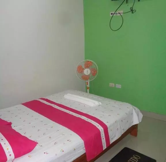 هتل Hospedaje Mas