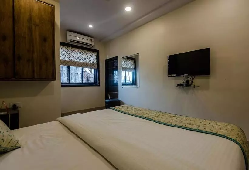 ホテル Oyo Rooms Near Kokilaben Hospital
