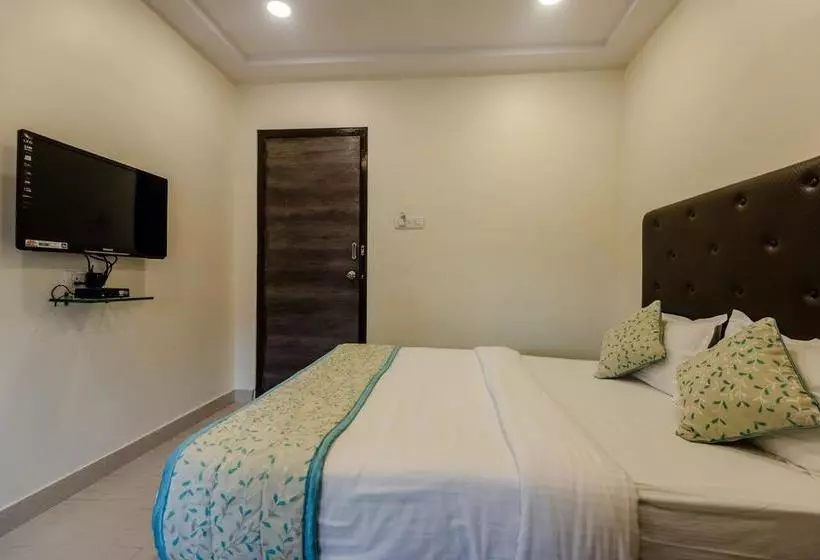 ホテル Oyo Rooms Near Kokilaben Hospital