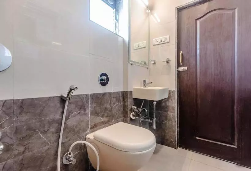 ホテル Oyo Rooms Near Kokilaben Hospital