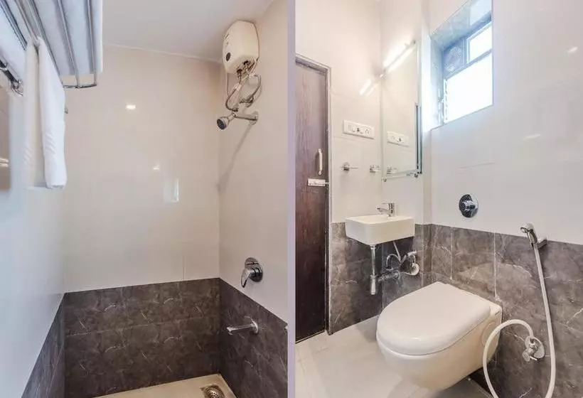 ホテル Oyo Rooms Near Kokilaben Hospital