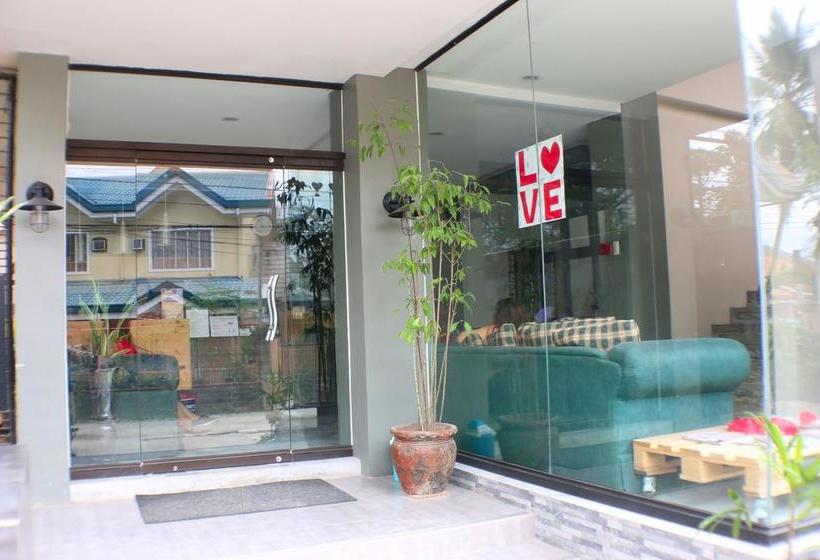 هتل Zen Rooms F. Torralba St