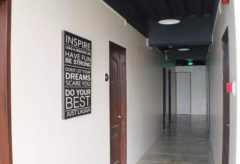 ホテル Zen Rooms F. Torralba St