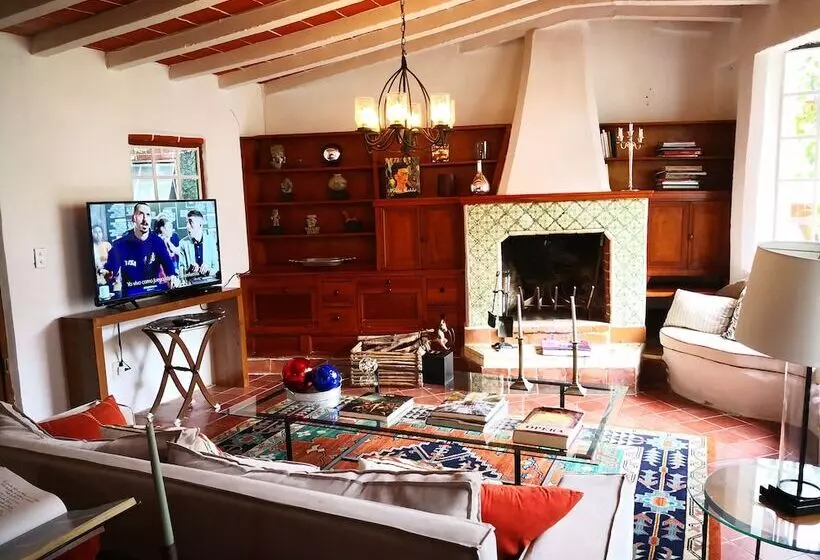 ベッドアンドブレックファースト Casa Flor De Mayo