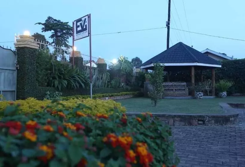 Bed and Breakfast Entebbe Vine Inn