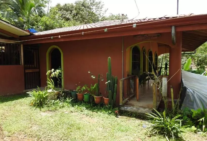 تختخواب و صبحانه Osa House   Drake Bay