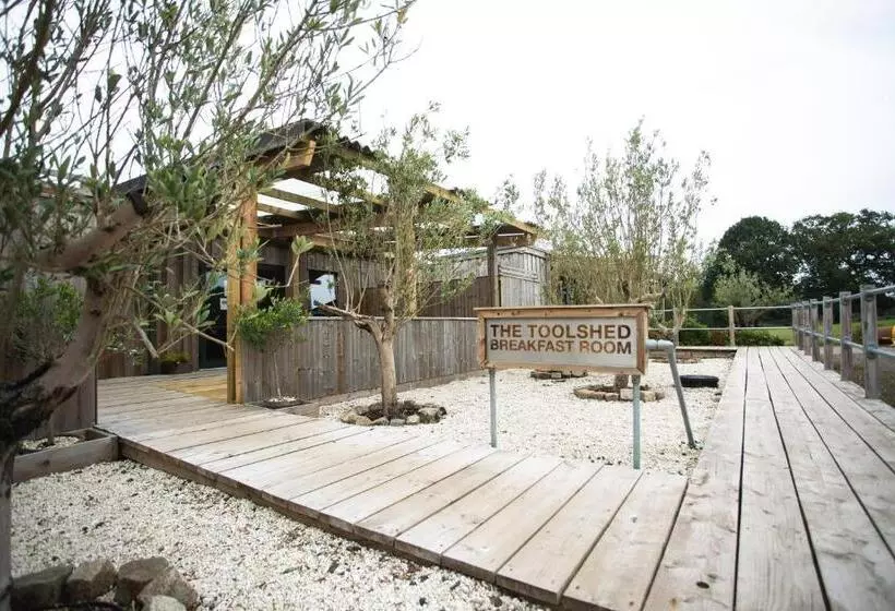 تختخواب و صبحانه Owen House Farm