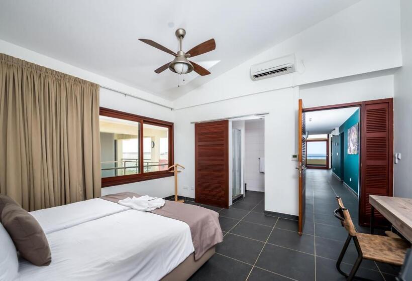 Delfins Beach Resort