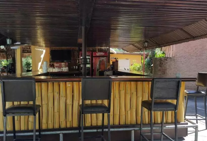 هتل La Colonia
