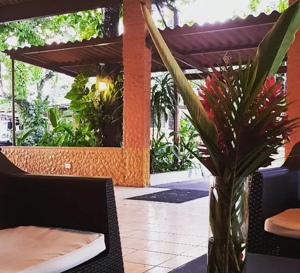 هتل La Colonia